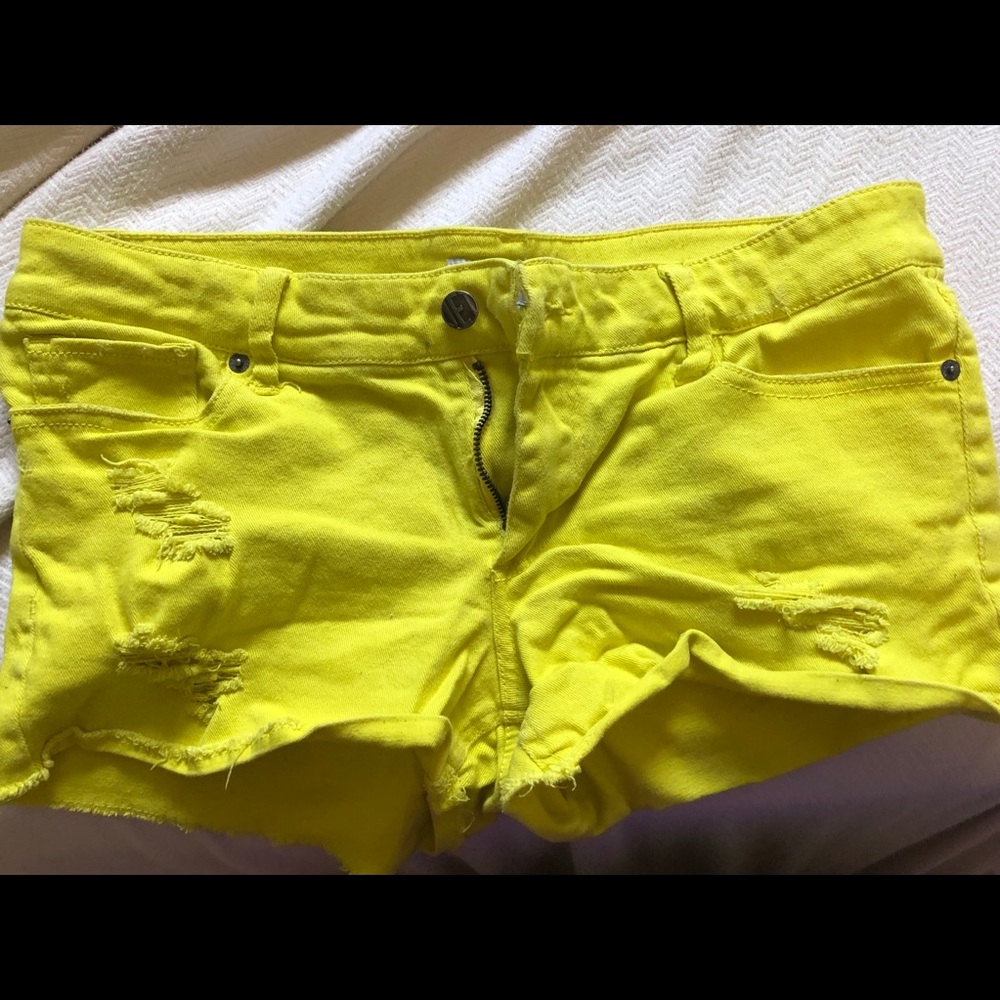 Hot Topic brand yellow shorts